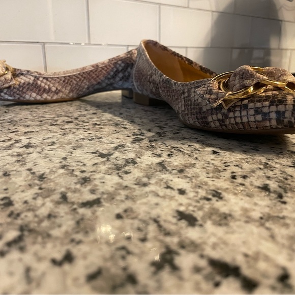 Size 7.5 Womens flats. Professionally cleaned. Great condition! Faux snakeskin. - Picture 3 of 6